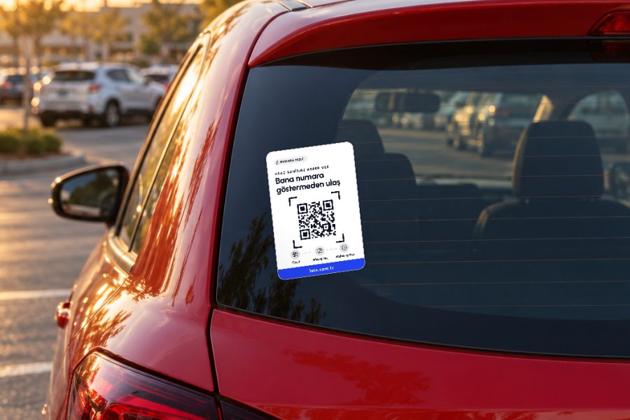 Talimatlı beyaz araç QR sticker – Yakından