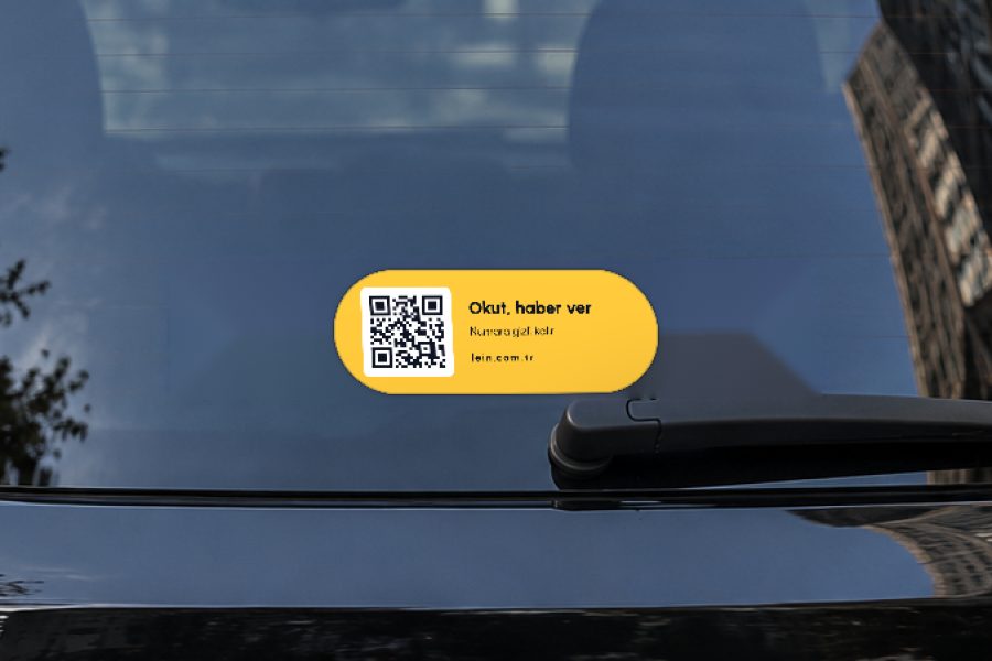 Mini rozet sarı araç QR sticker – Yakından